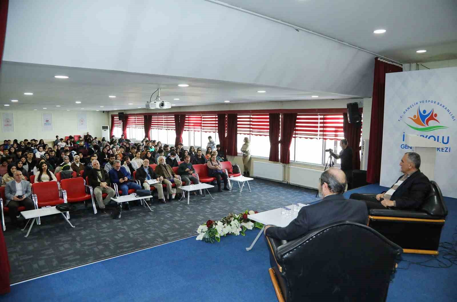 Dr. Ömer Demirbağ gençlerle buluştu