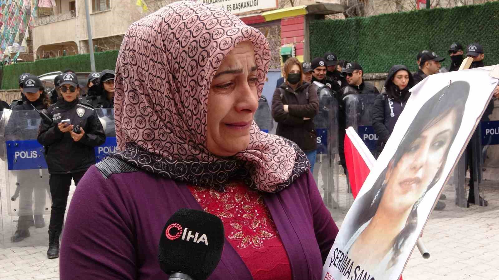 Evlat nöbetindeki anne: “HDP’ye artık yeter diyoruz”