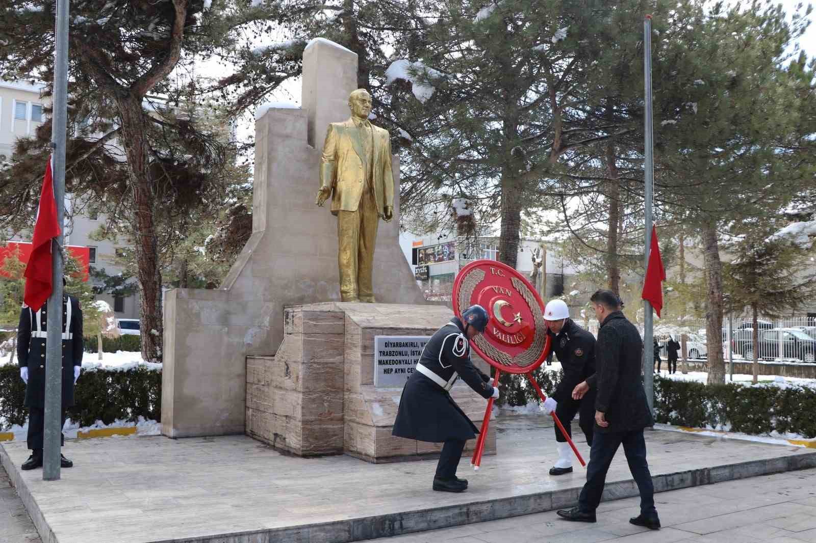 Van’ın düşman işgalinden kurtuluşunun 105. yıl dönümü kutlandı