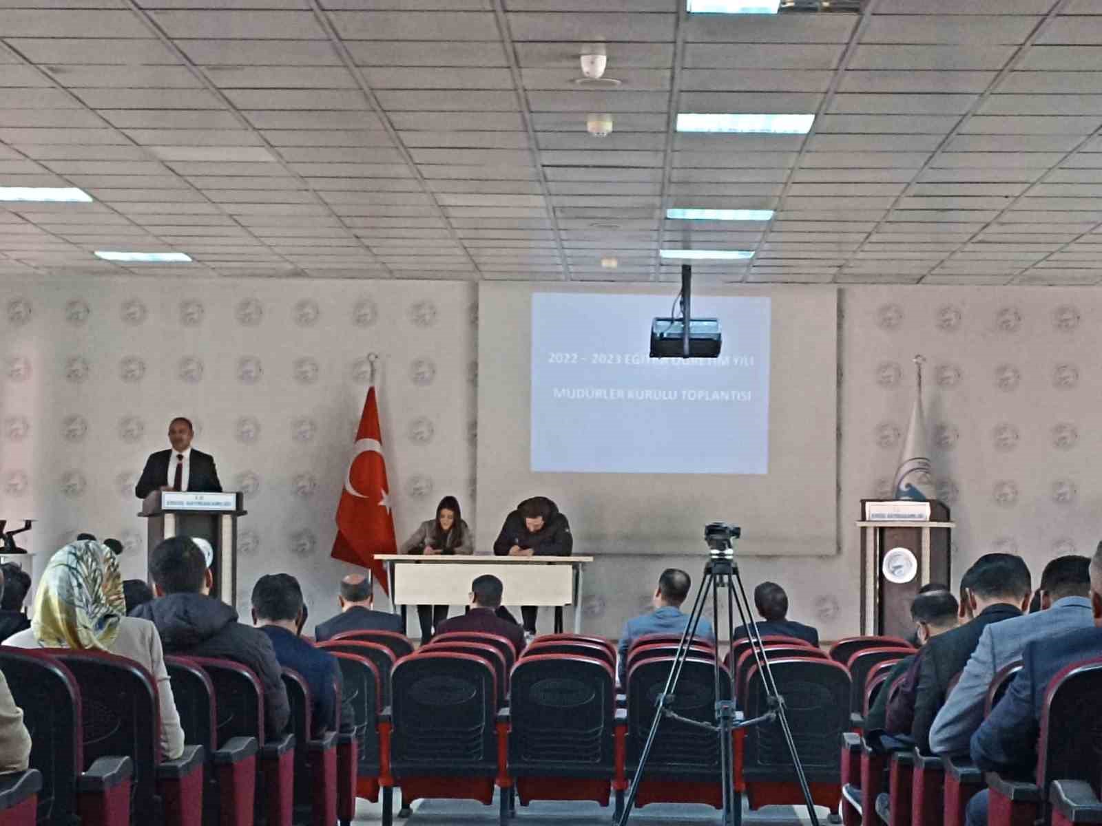 Erciş’te müdürler kurulu toplantısı