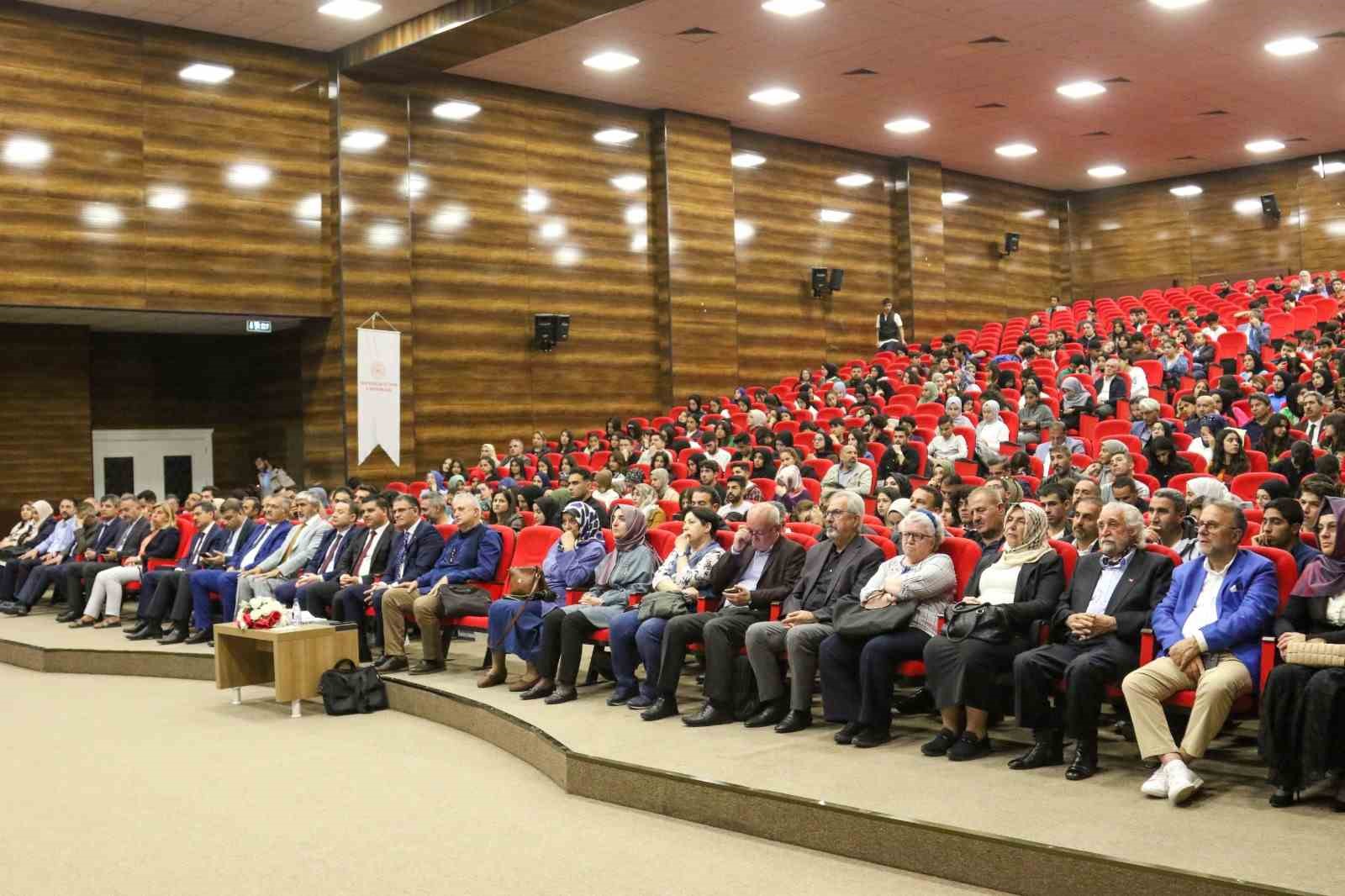 ‘Akademi Van’ projesinde 8 ayda 400 öğrenciye eğitim verildi