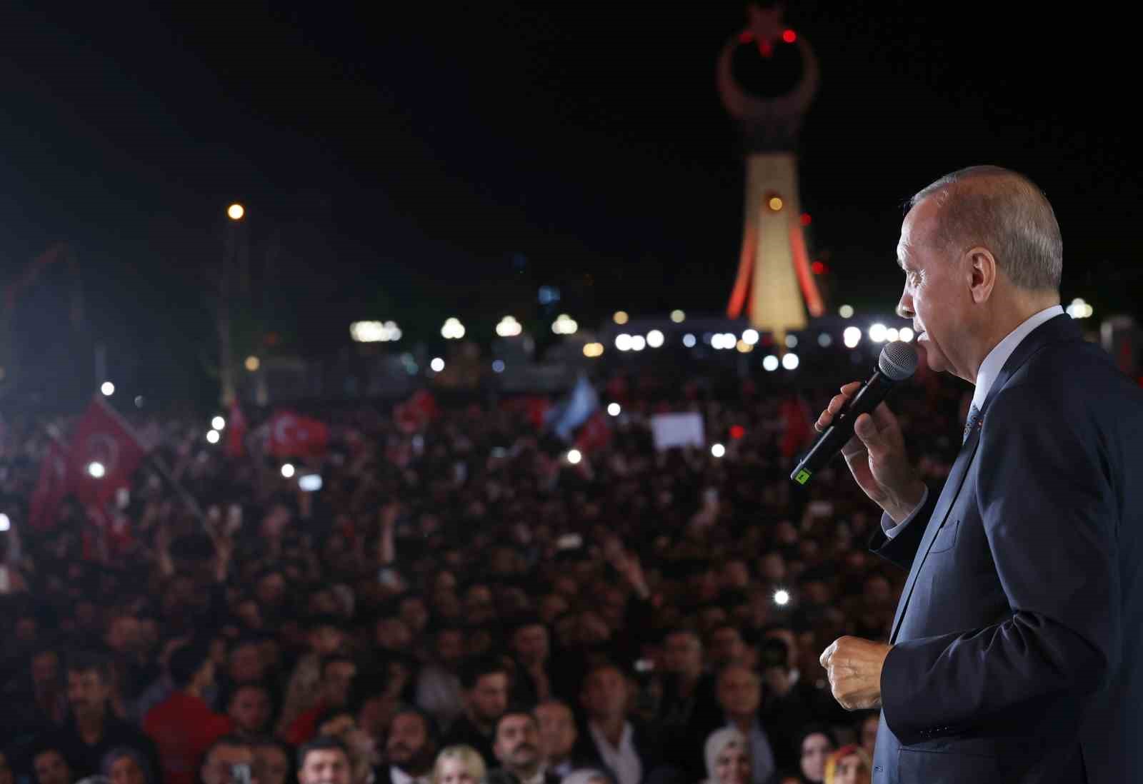 Cumhurbaşkanı Erdoğan, Beştepe’de 320 bin vatandaşa hitap etti