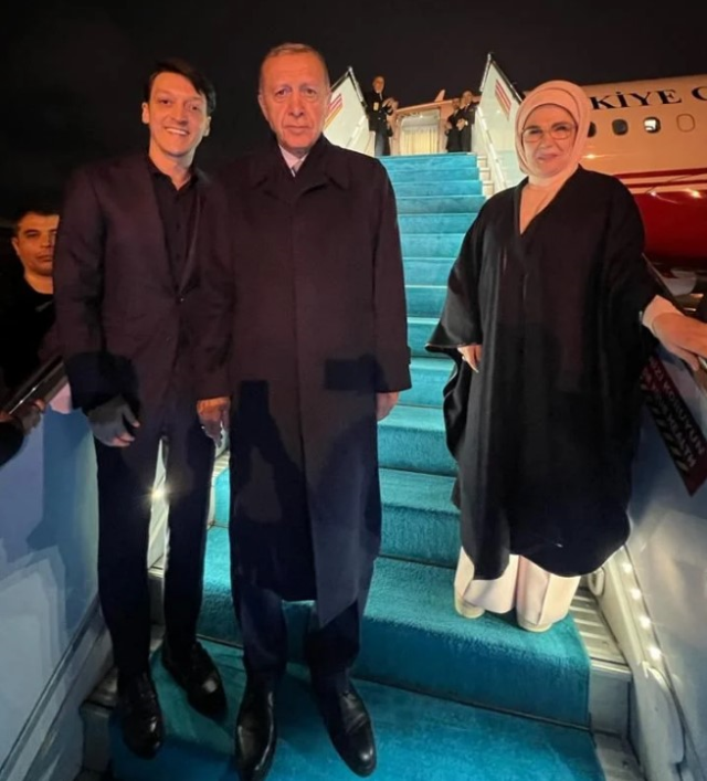 Cumhurbaşkanı Erdoğan ile fotoğraf çektirmek isteyen Rıdvan Dilmen'e Emine Erdoğan 