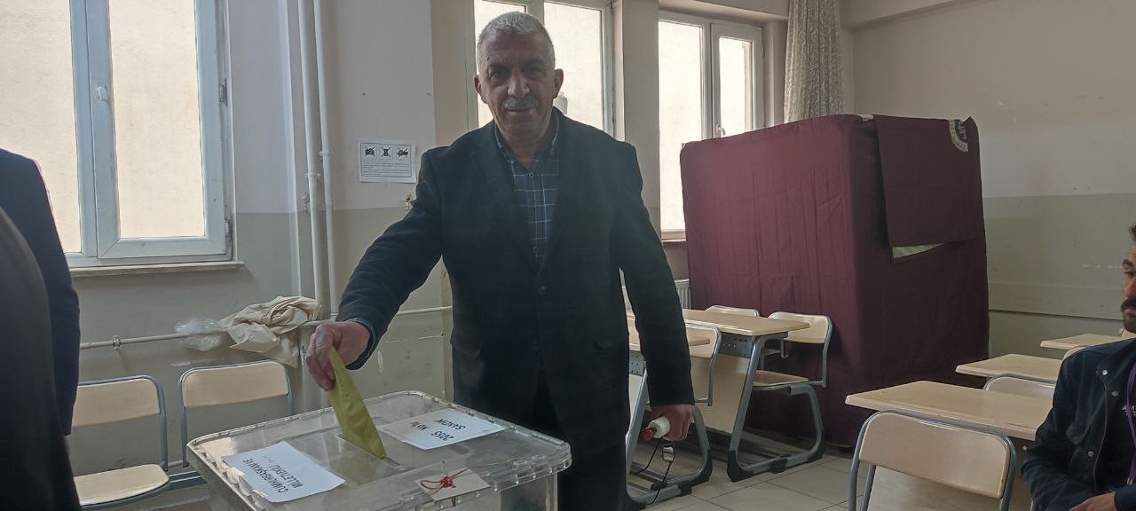 Van’da oy verme işlemi başladı