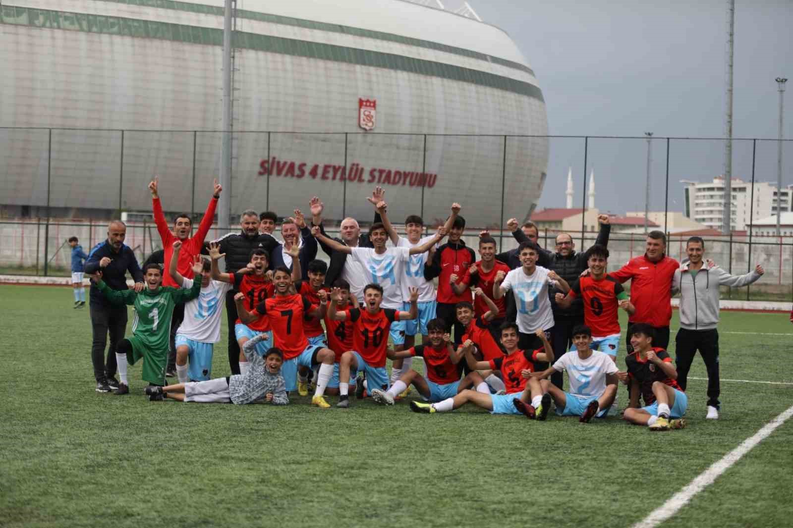 Van Büyükşehir Belediyespor U-16 Takımı Türkiye şampiyonasında son dörde kaldı