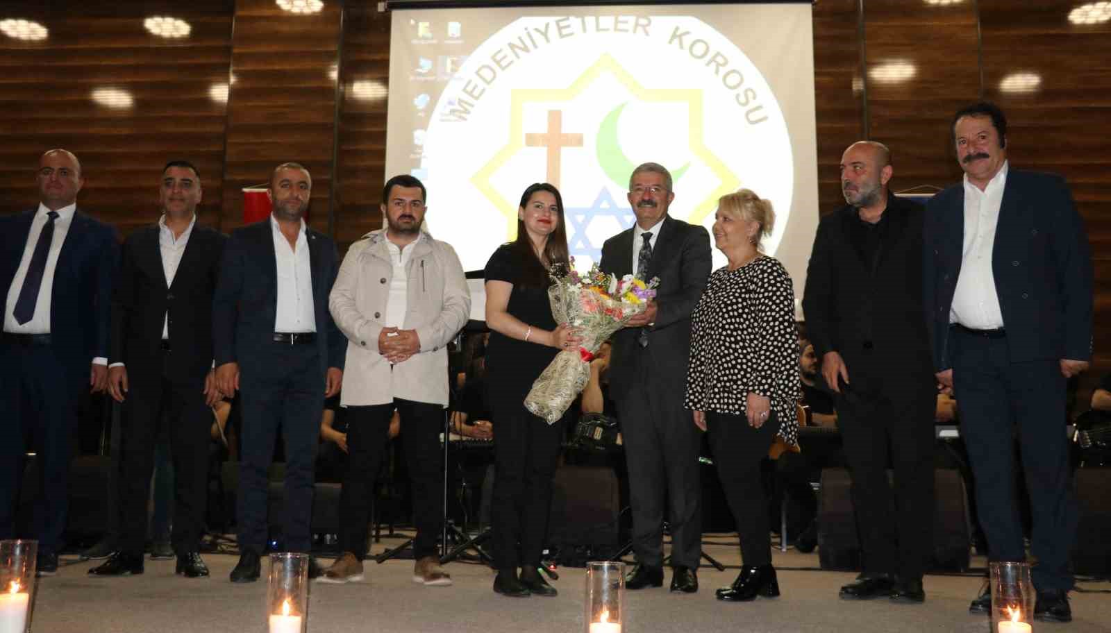 Antakya Medeniyetler Korosu’ndan Van’da dayanışma konseri