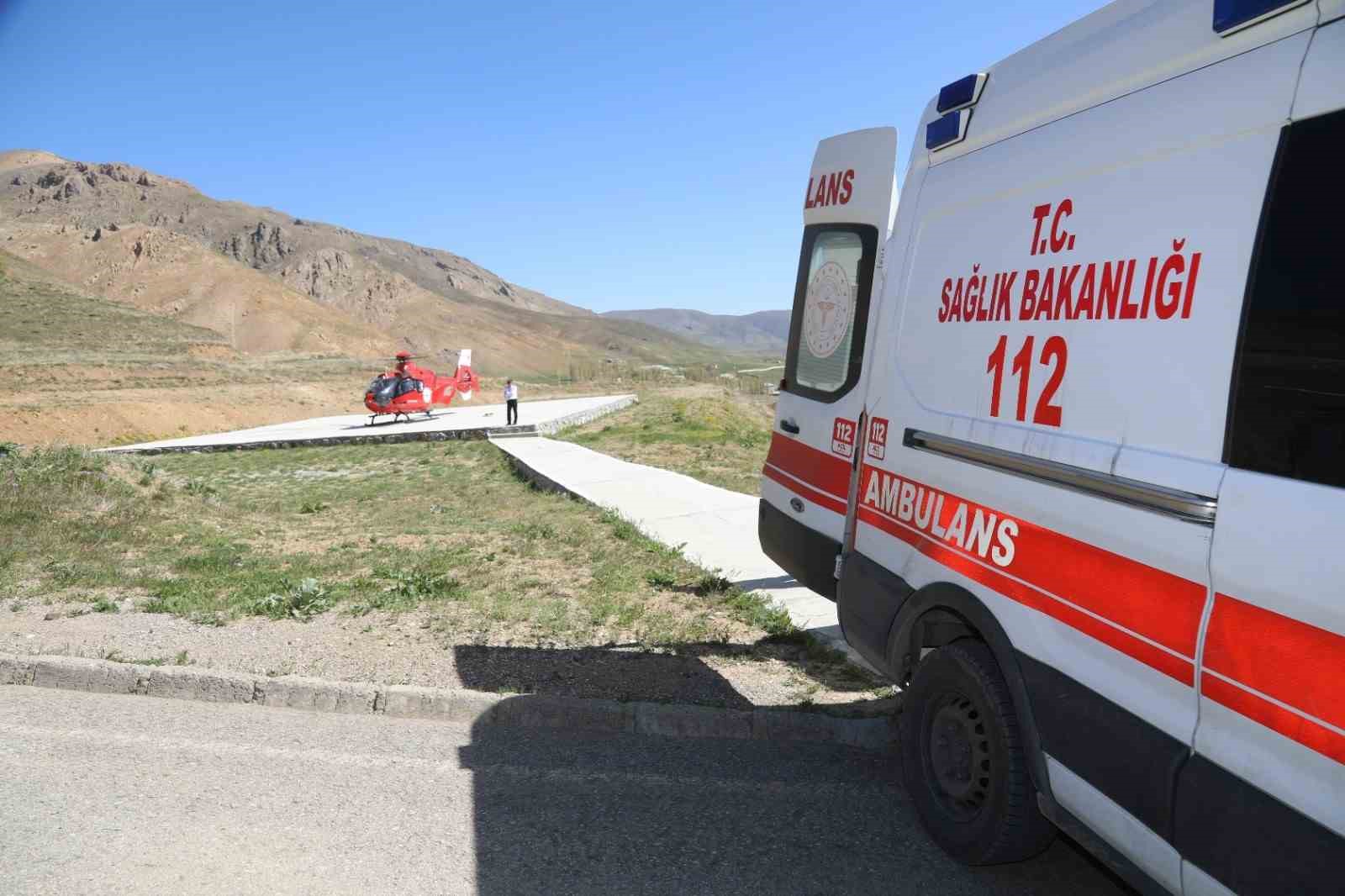 Kalp krizi geçiren vatandaş ambulans helikopterle Van’a sevk edildi