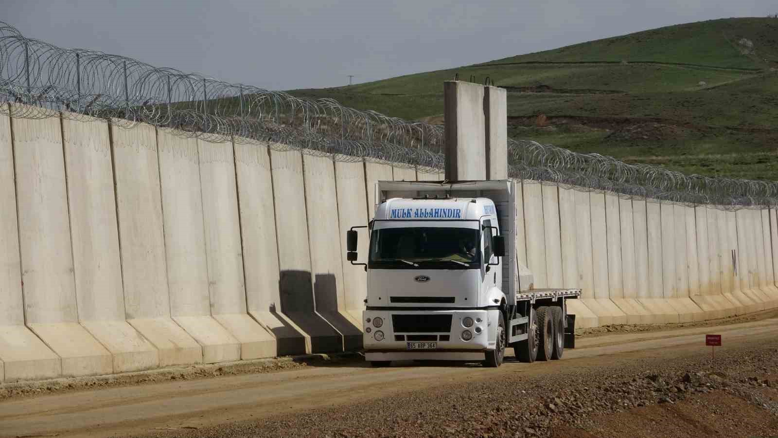 Van’da örülen duvarın uzunluğu 100 kilometreyi buldu