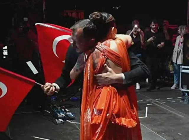 Melek Mosso konseriyle gündeme gelen Süleymanpaşa Belediye Başkanı Cüneyt Yüksel istifa etti