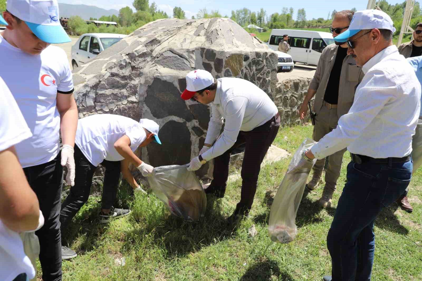 Muradiye’de çevre temizliği