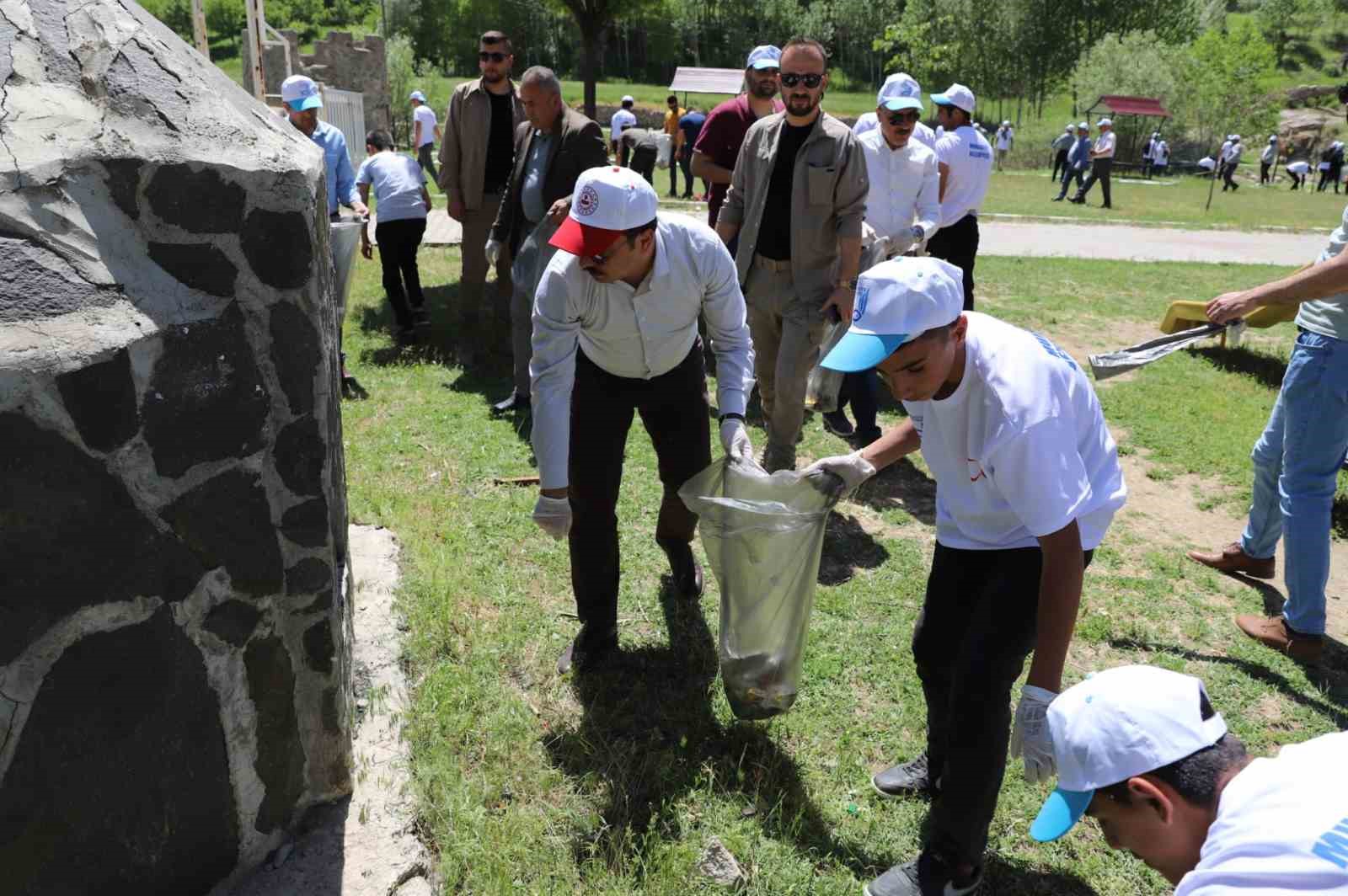 Muradiye’de çevre temizliği