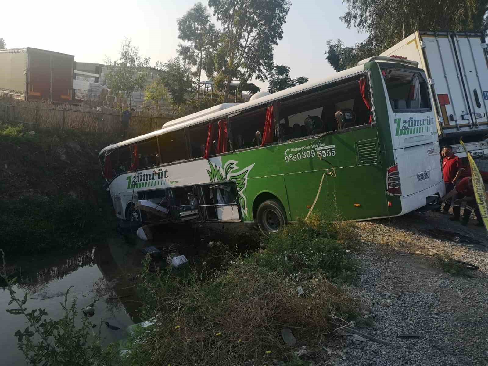 Mersin’de yolcu otobüsü önce kamyona, ardından tıra çarptı: 1 ölü, 28 yaralı