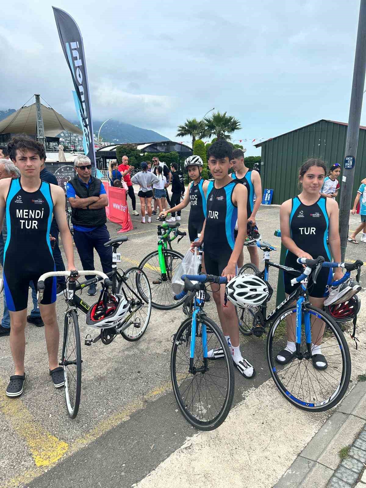 Vanlı öğrenciler ‘Okul Sporları Triatlon Türkiye Şampiyonası’na damga vurdu