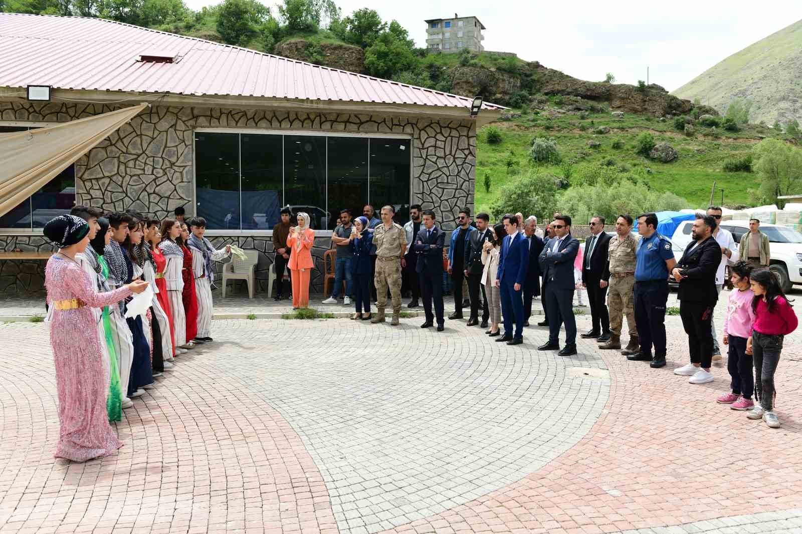 Çatak’ta ‘Hayat Boyu Öğrenme Haftası’ sergisi