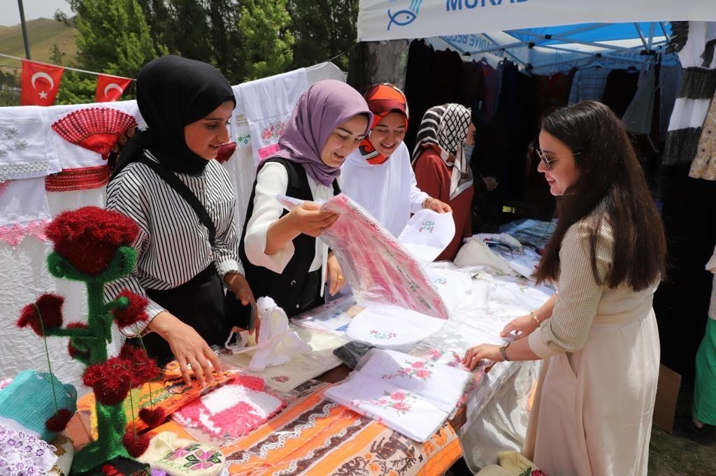 Muradiye’de yılsonu sergisi