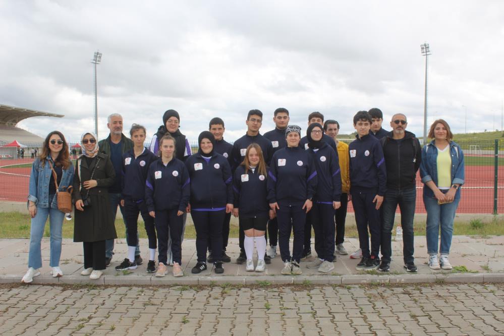 Özel yetenekli çocuklar yarışında Vanlı Esmanur Erol birinci oldu