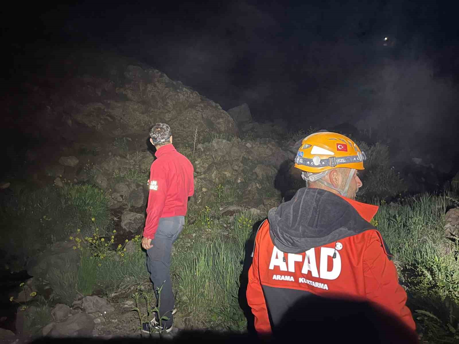 Erek Dağı’nda mahsur kalan 2 kişi drone yardımıyla kurtarıldı