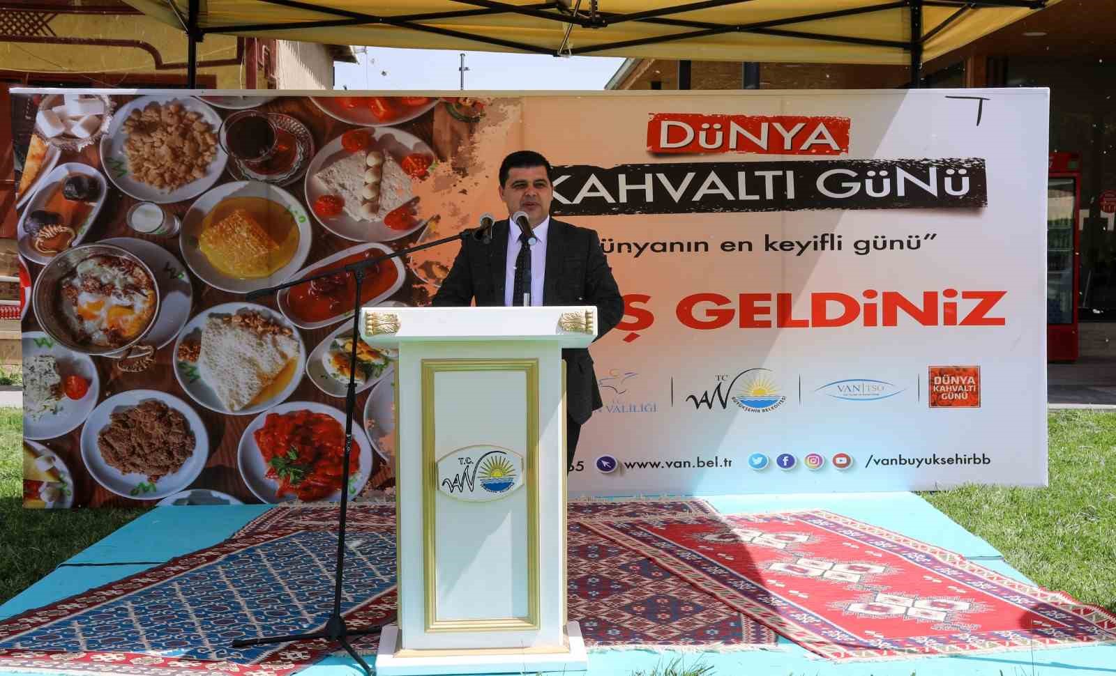 Vanlılar Dünya Kahvaltı Günü’nde bir araya geldi