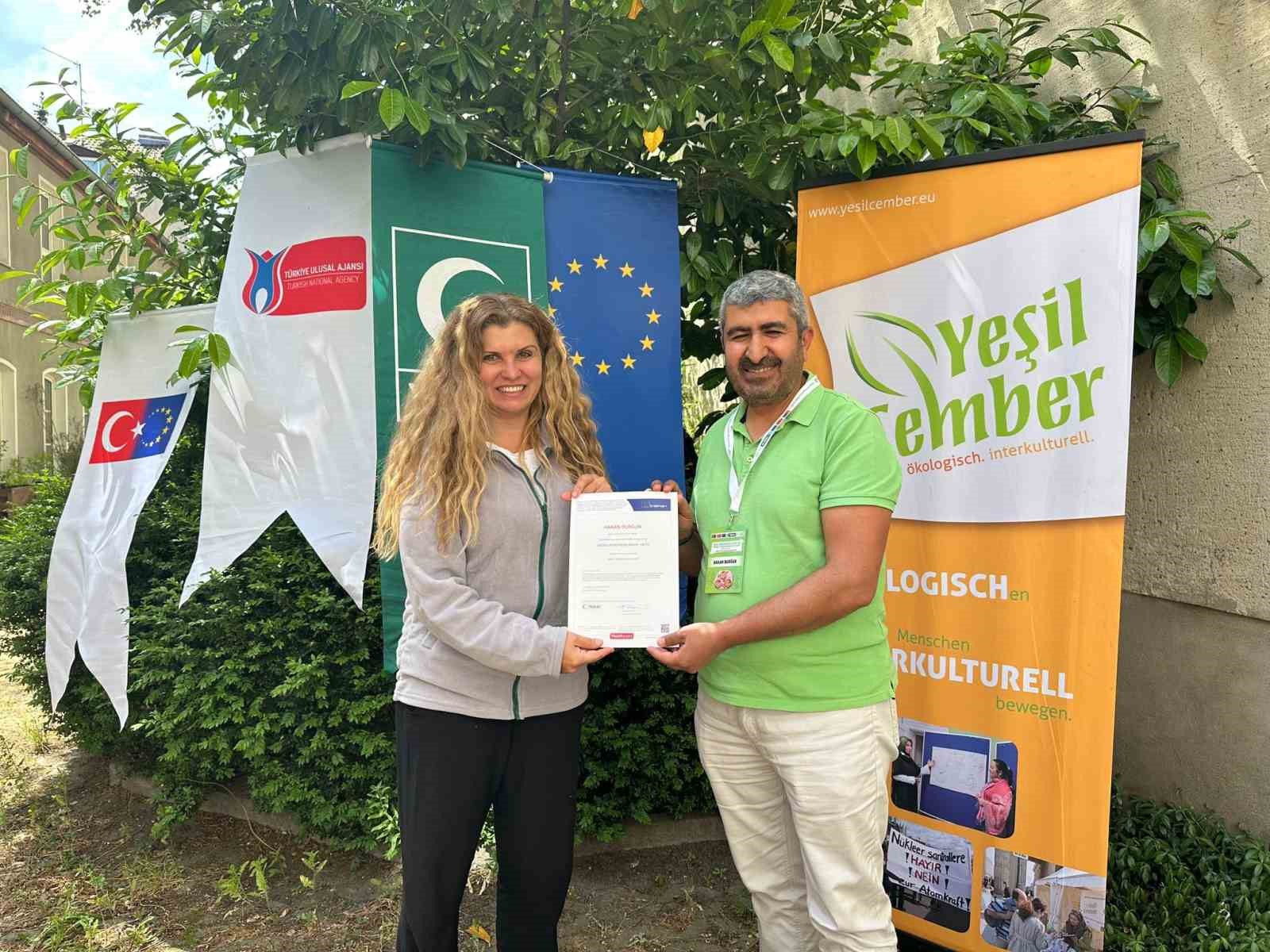 Van Yeşilay üyeleri “Erasmus KA-153” projesi için Almanya’ya gitti