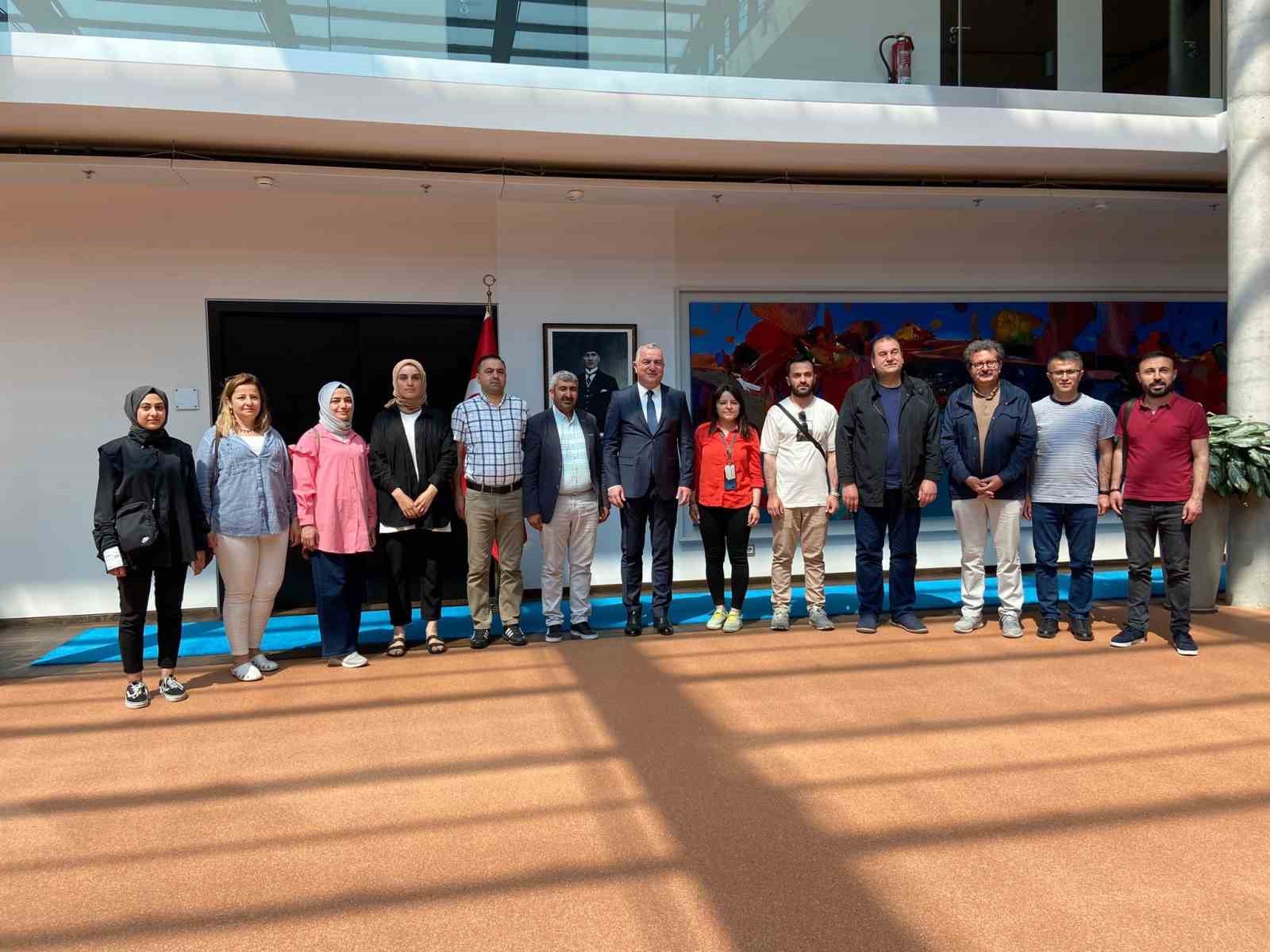 Van Yeşilay üyeleri “Erasmus KA-153” projesi için Almanya’ya gitti