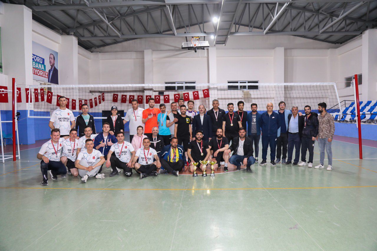 Başkale’de voleybol turnuvası sona erdi