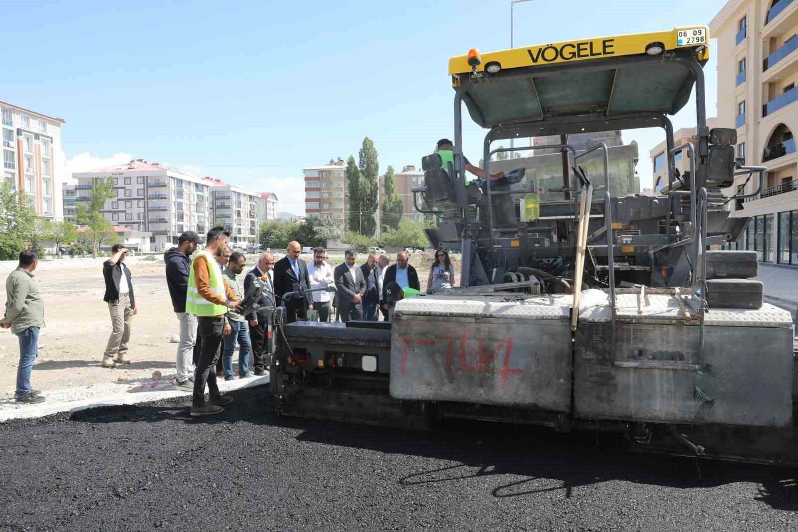 İpekyolu’nda asfalt sezonu başladı