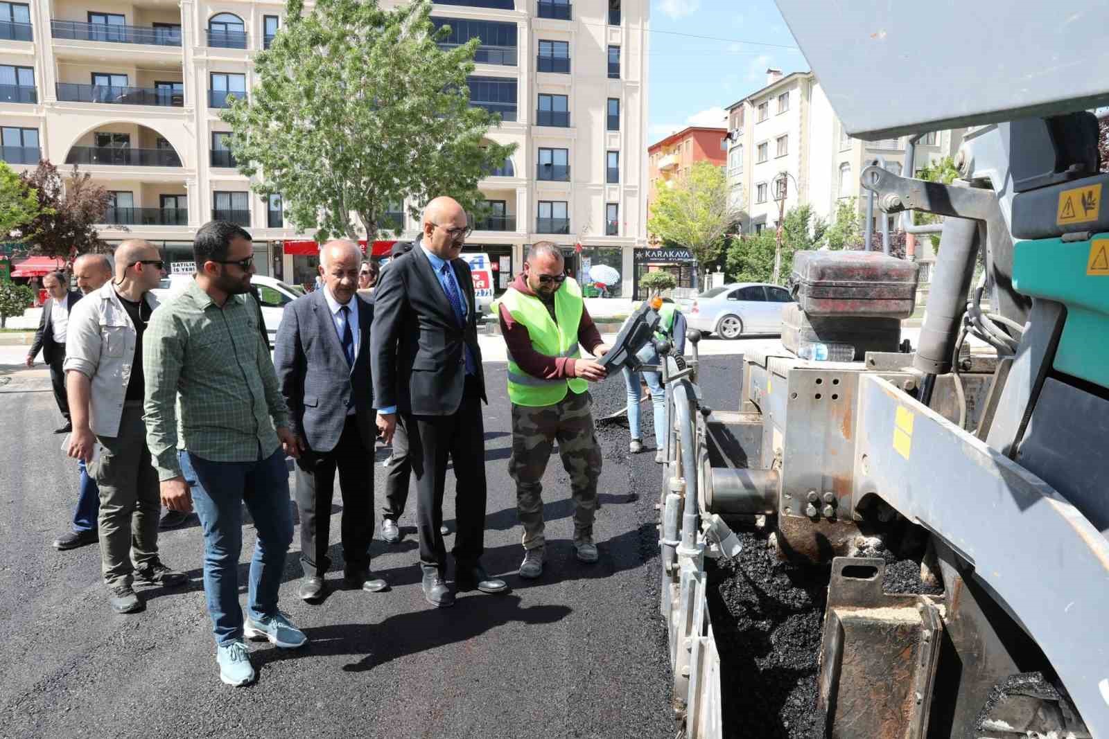 İpekyolu’nda asfalt sezonu başladı