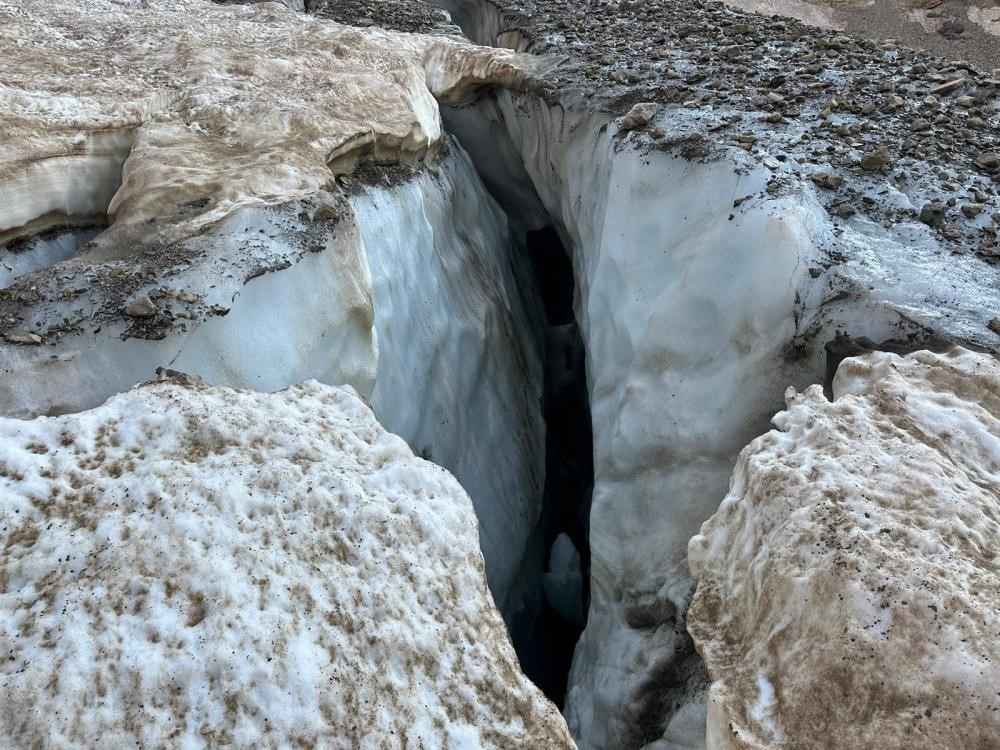 Buzul çukurundan yaralı kurtulan Avcu çiftinden ilk mesaj