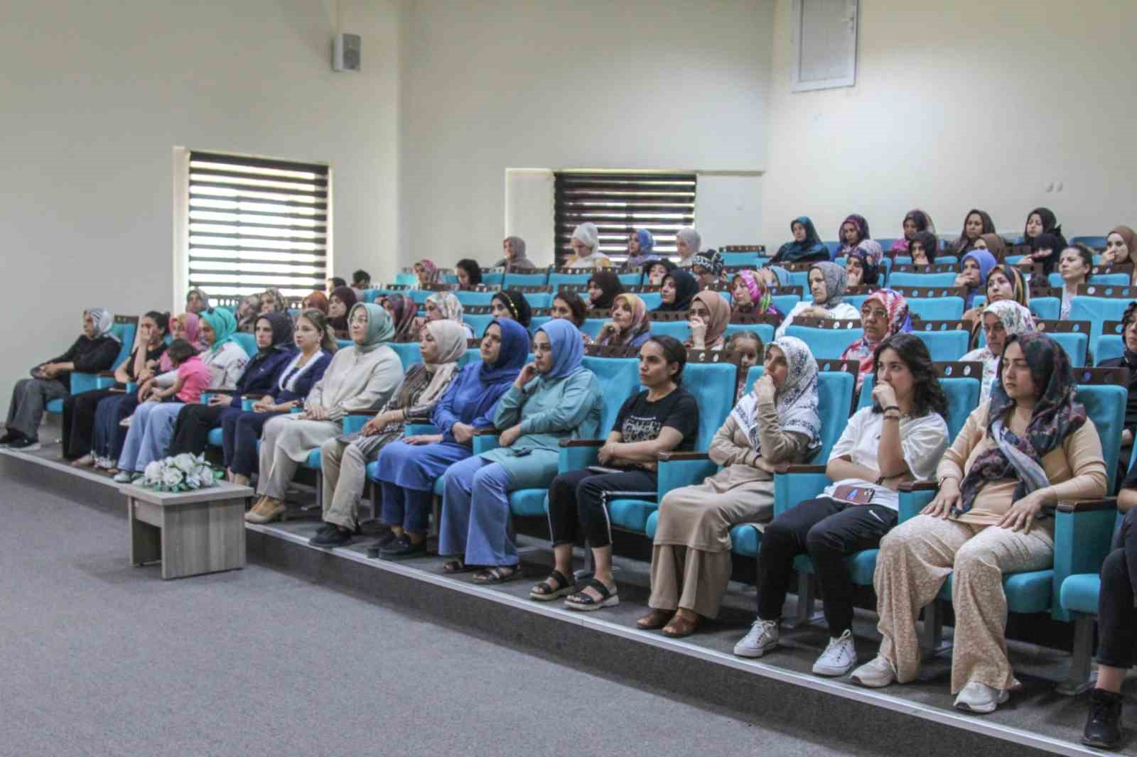 Van’da ‘Mahremiyet ve İstismar’ konulu seminer düzenlendi