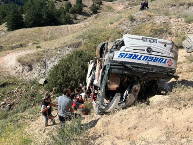 Son Dakika! Kars'ta yolcu otobüsü viyadükten düştü! Ölü ve yaralılar var