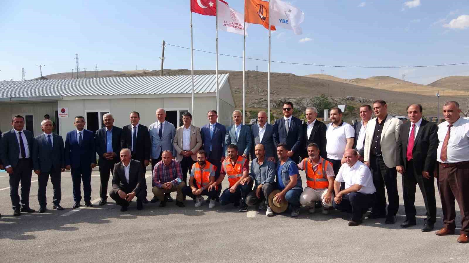 Bakanı Uraloğlu: “Yerel seçimlerde Van’ın haritadaki rengini turuncu yapacağız”