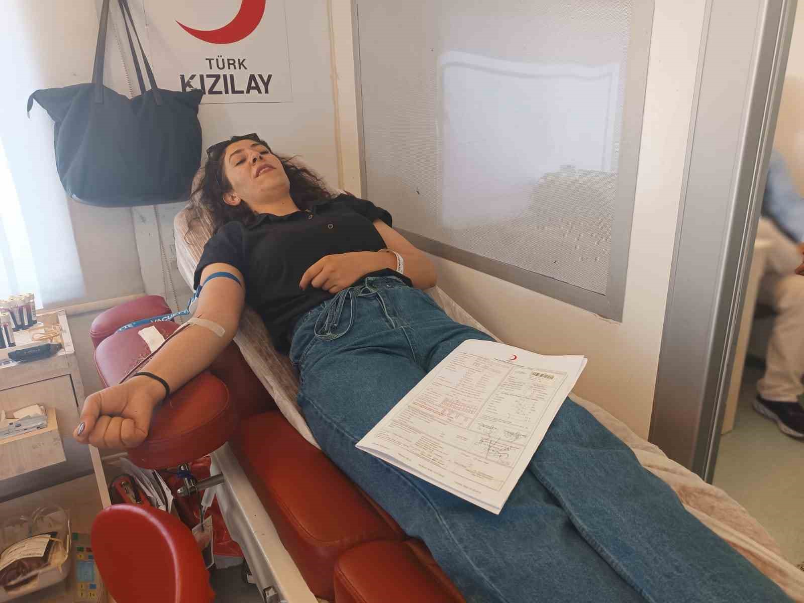 Çaldıranlı kadınlardan kan bağışı