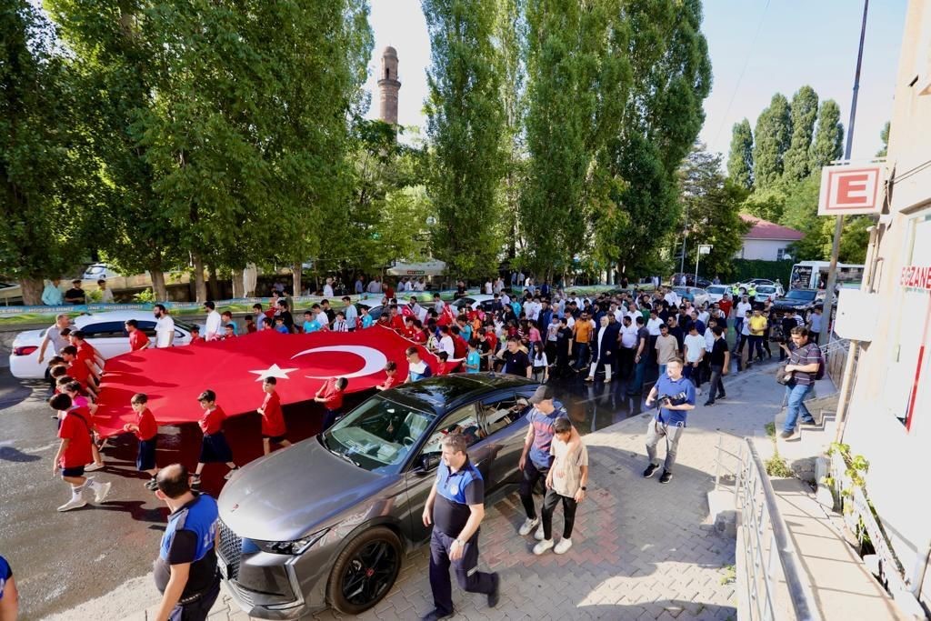 Van Büyükşehir Belediyesi ’Büyük Bitlis Buluşmaları’nda stant açtı