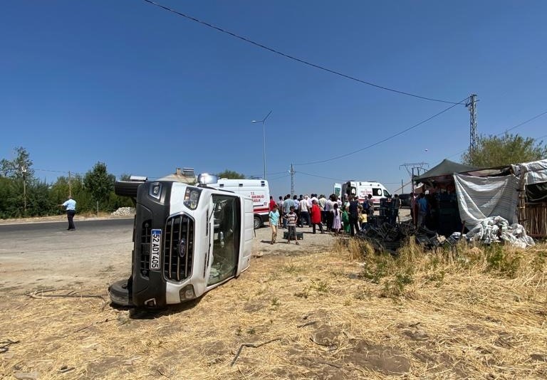 Van’da trafik kazası: 14 yaralı