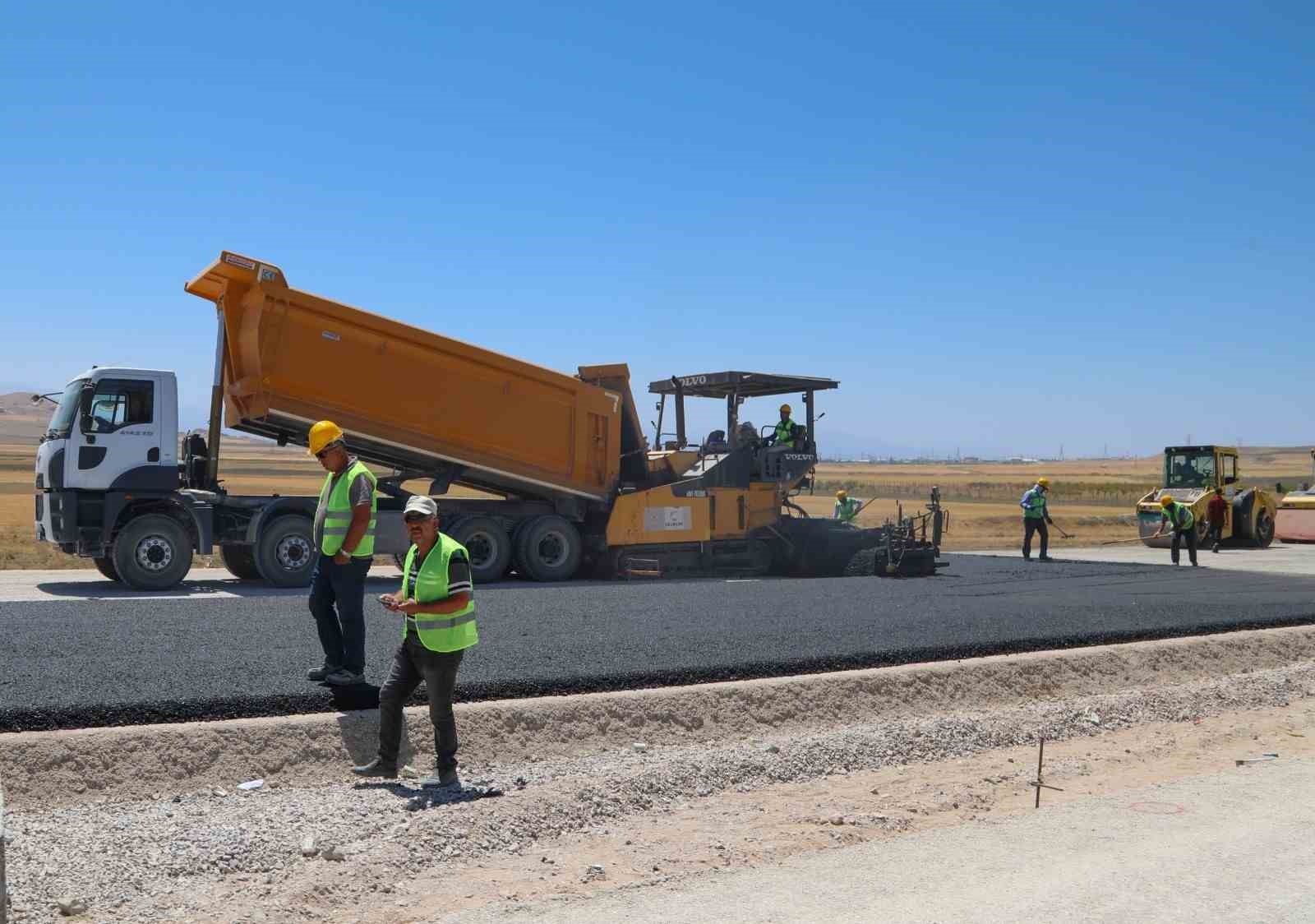 Mahalle muhtarları çevre yolunu gezdi