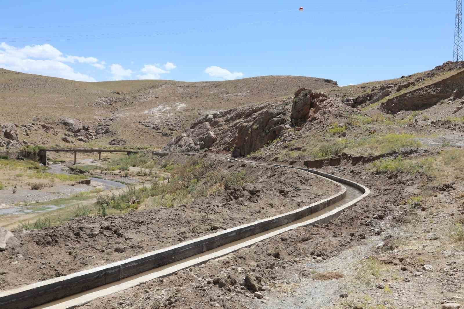 Van’da yıllardır boşa akan dere suyu tarıma kazandırıldı