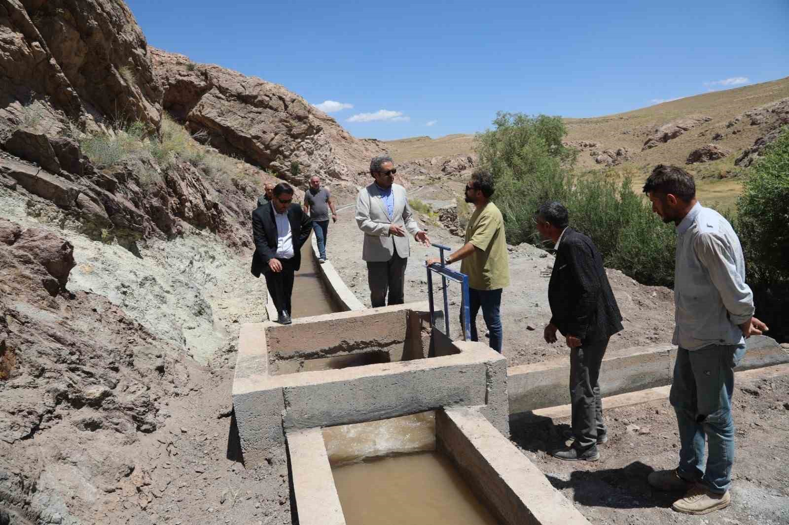 Van’da yıllardır boşa akan dere suyu tarıma kazandırıldı