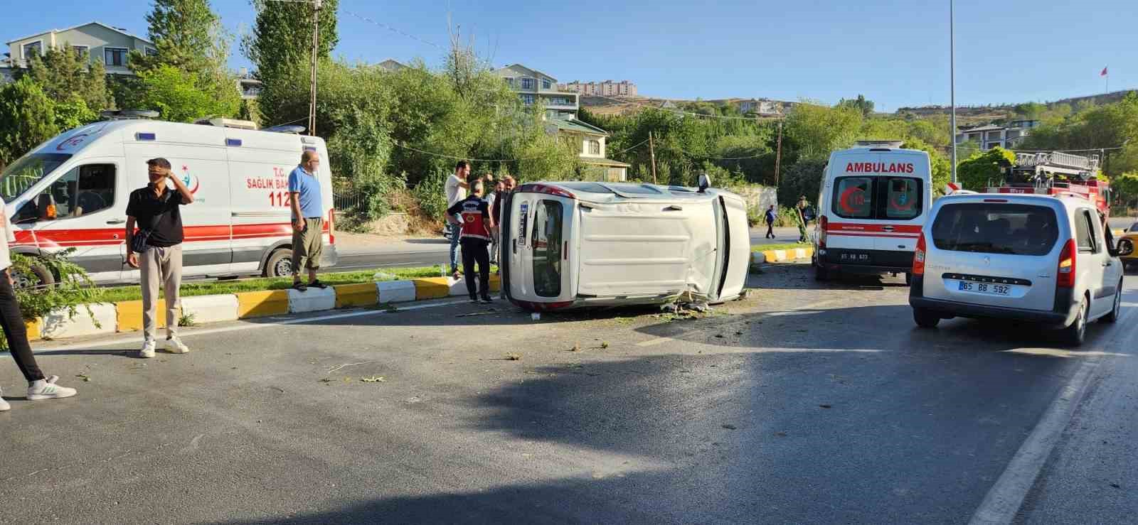 Van’da trafik kazası: 2 yaralı