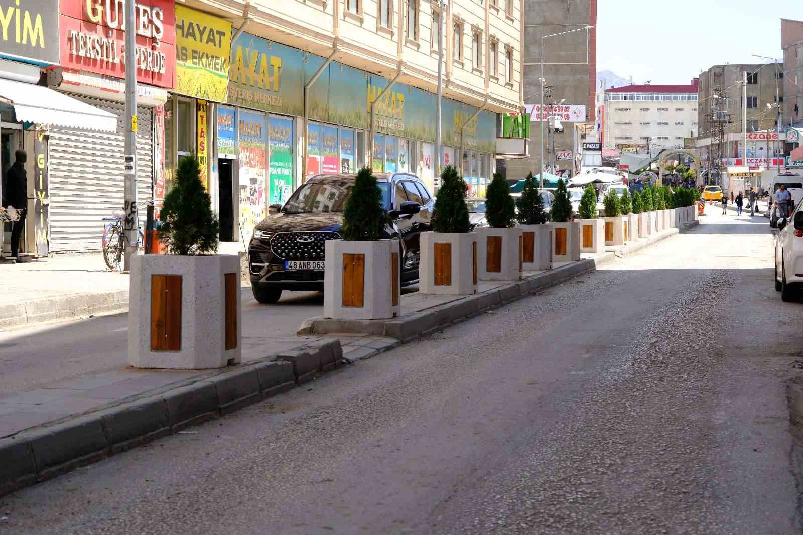 İpekyolu peyzaj çalışmaları ile güzelleşiyor