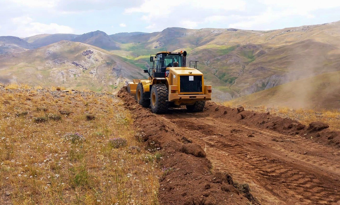 Van’da yol çalışmaları devam ediyor