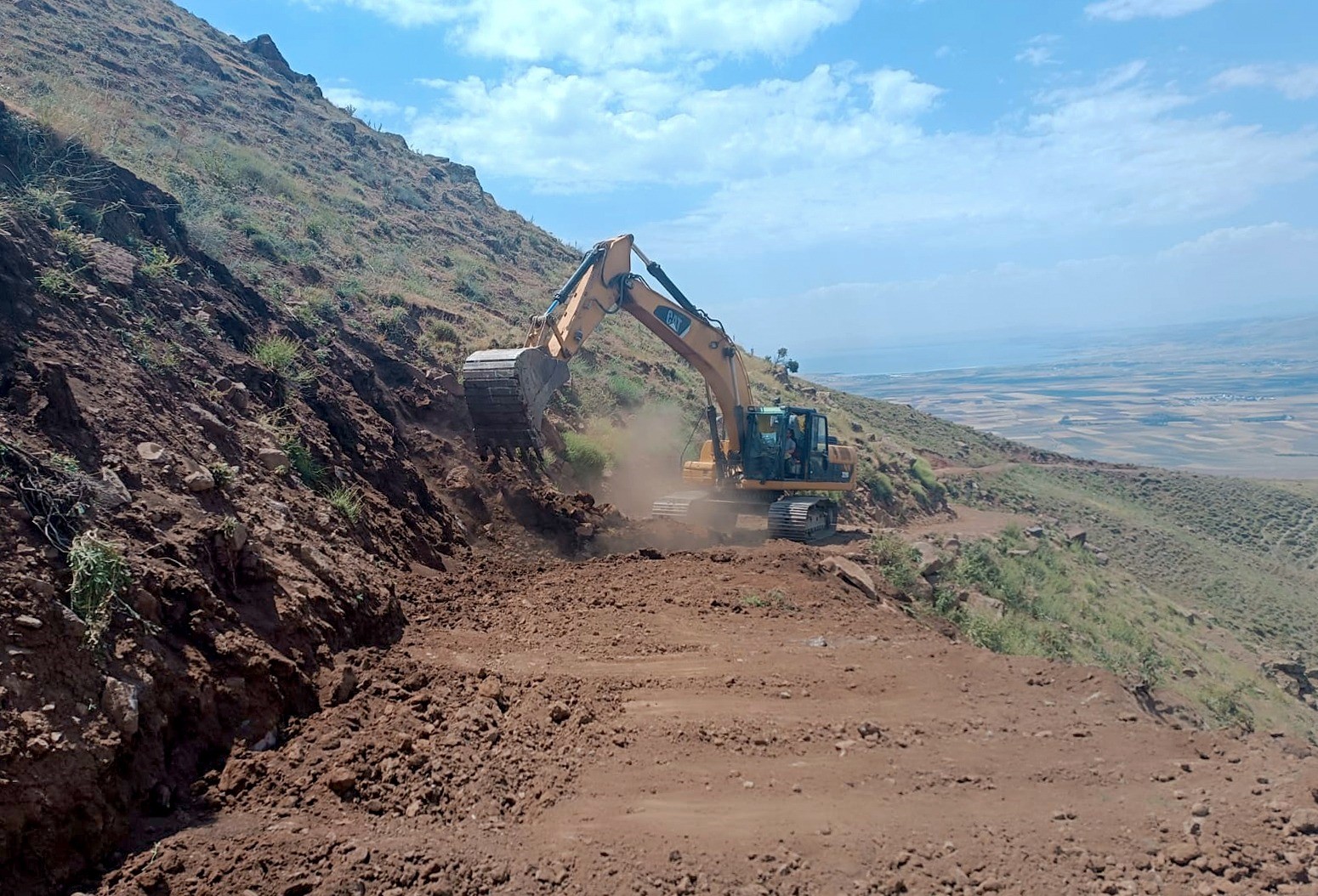 Van’da yol çalışmaları devam ediyor