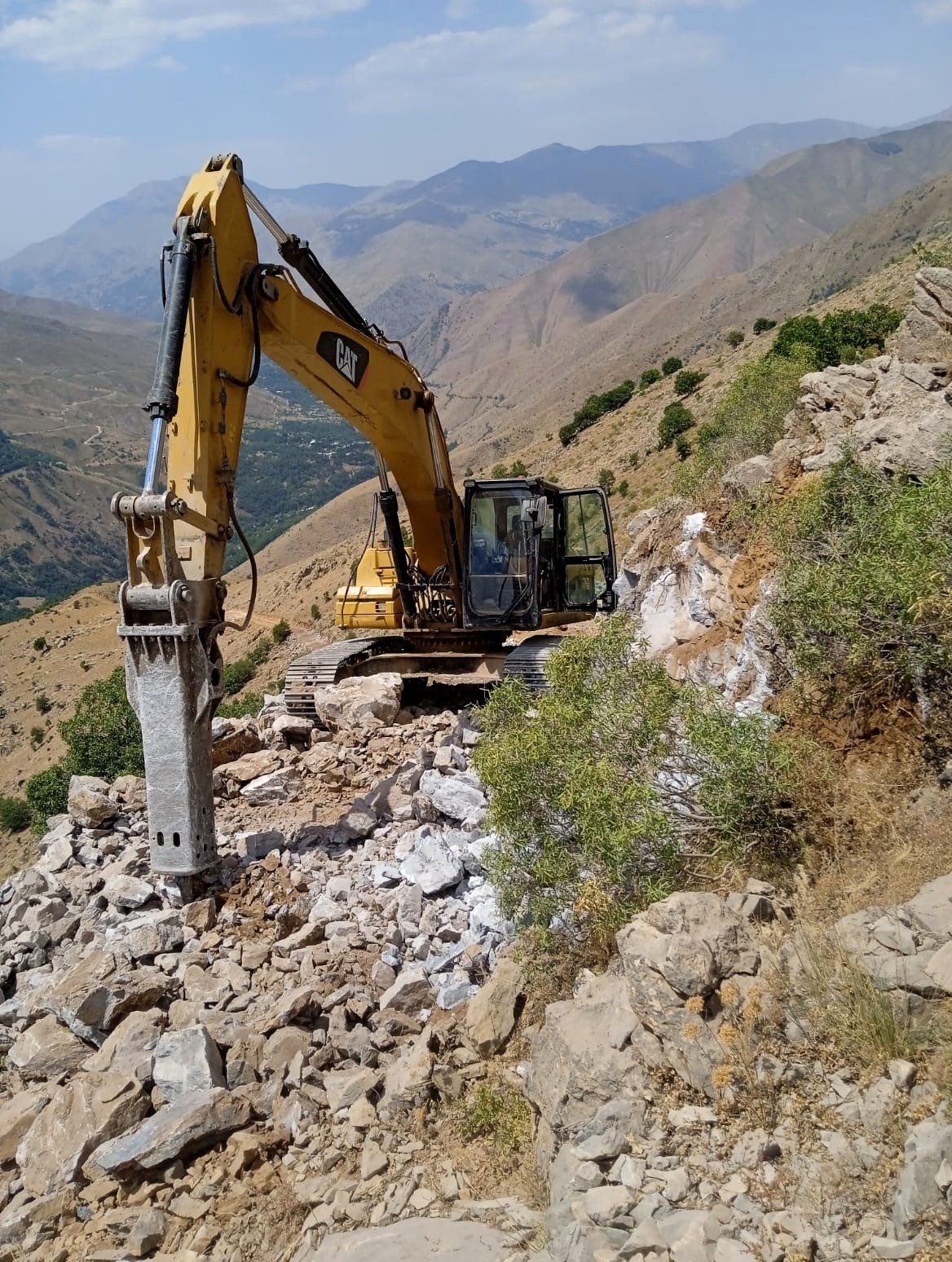 Van’da yol çalışmaları devam ediyor