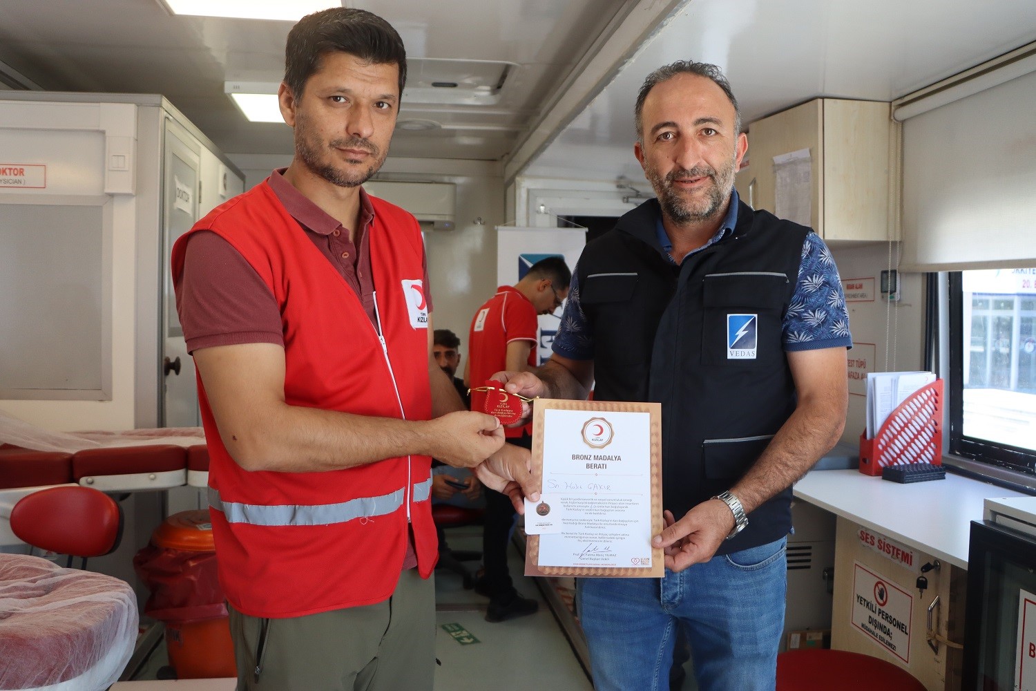 VEDAŞ çalışanlarından kan bağışı