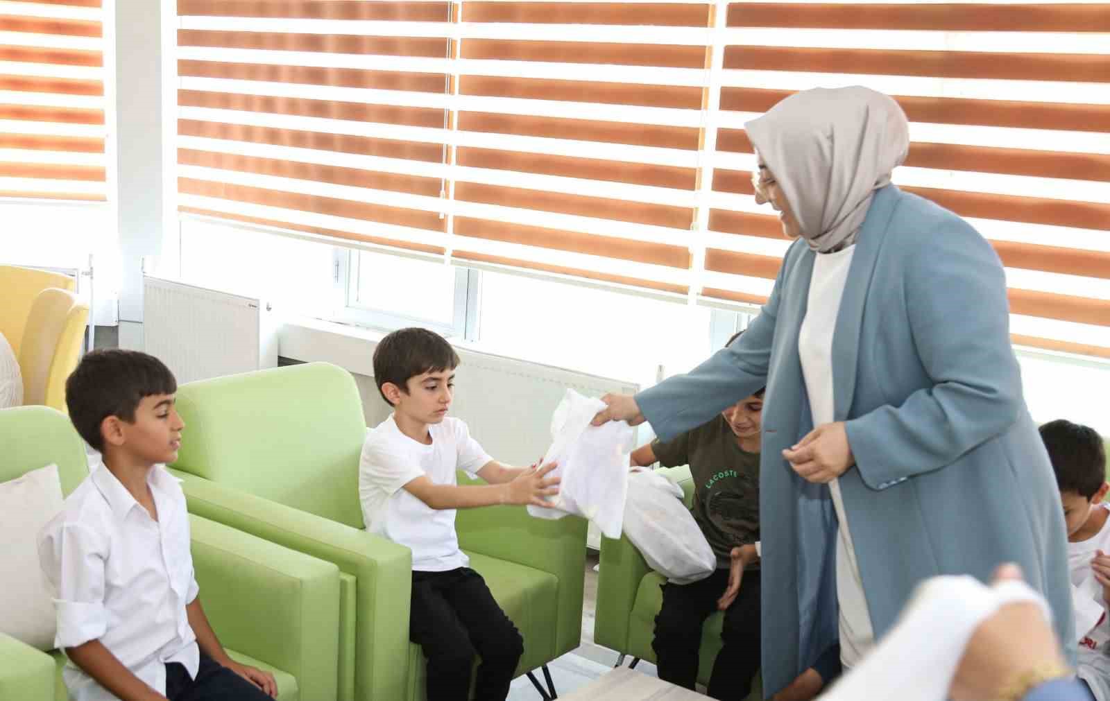 Van’da Kur’an-ı Kerim’e geçen öğrenciler için program düzenlendi