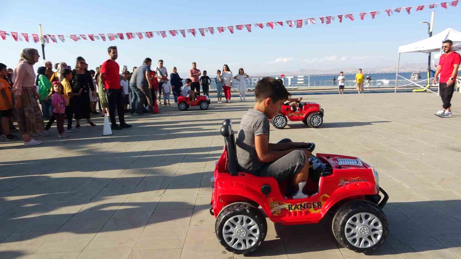 Edremit Belediyesinden çevre temizliği şenliği