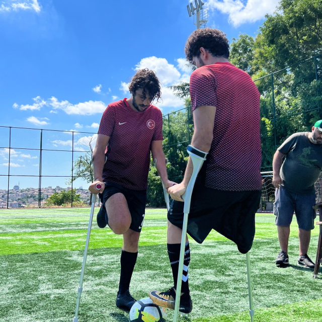 Ampute Futbol Yıldızı Barış Telli'nin hayatı film oluyor! Başrolde Taner Ölmez olacak