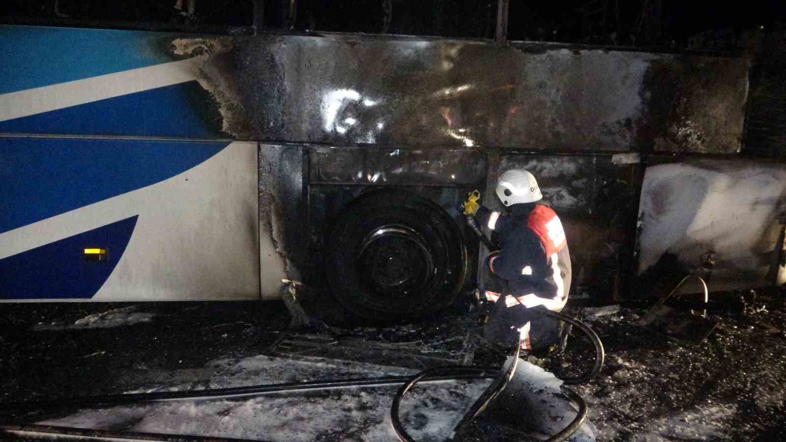 Malatya’da yolcu otobüsü alev alev yandı: Facianın eşiğinden dönüldü