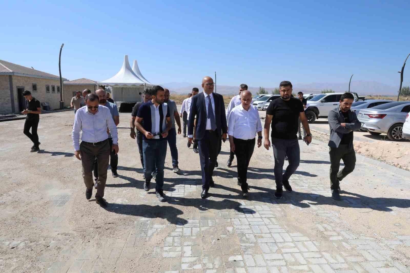 Başkan Vekili Aydın ‘Sahil Bandı’ Proje alanında incelemelerde bulundu
