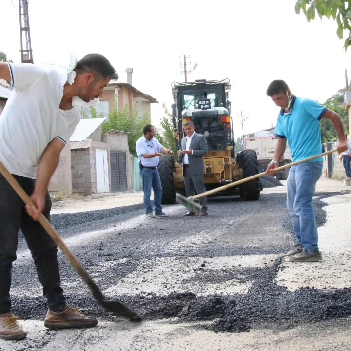 Erciş Belediyesinden yol onarım çalışması