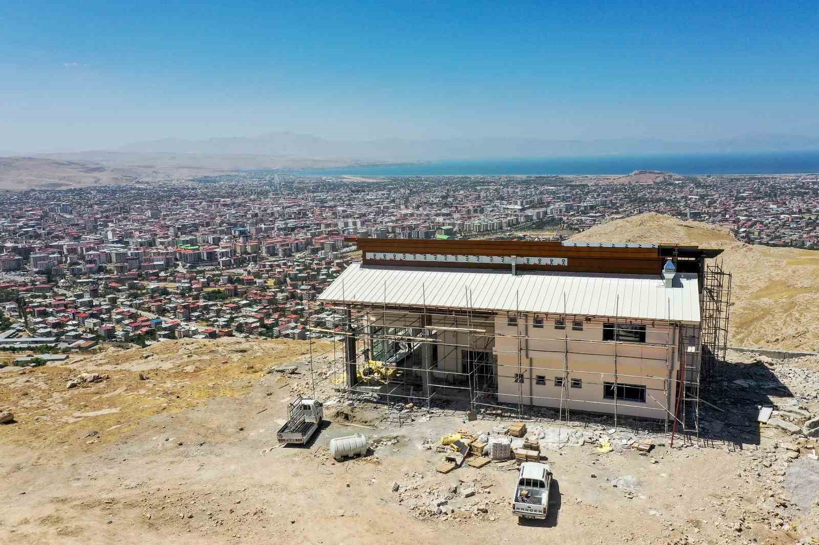 Eşsiz Van manzarası sunan Toprakkale’ye seyir terası yapılıyor